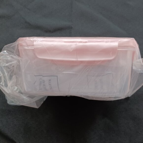 Lock & Lock storage containers w/ pink lids - Set of 3 - Picture 4 of 4